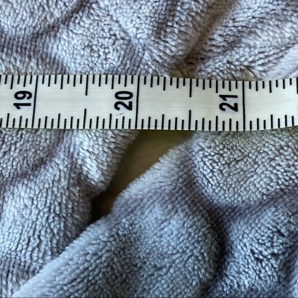 Disney Gray Faux Fur Embossed Design Hooded Night Gown Size Medium - Picture 8 of 10